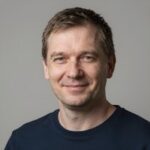 Игорь Степанов — специалист компании Ворота Гранд по подбору бюджетных откатных систем для ворот